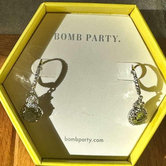 Bomb Party Original Earrings - The Simple Details - Picture 2 of 5